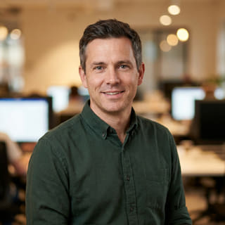 Profile image showing Daniel Carter, listed as Chief Technology Officer at Fern Waardholm